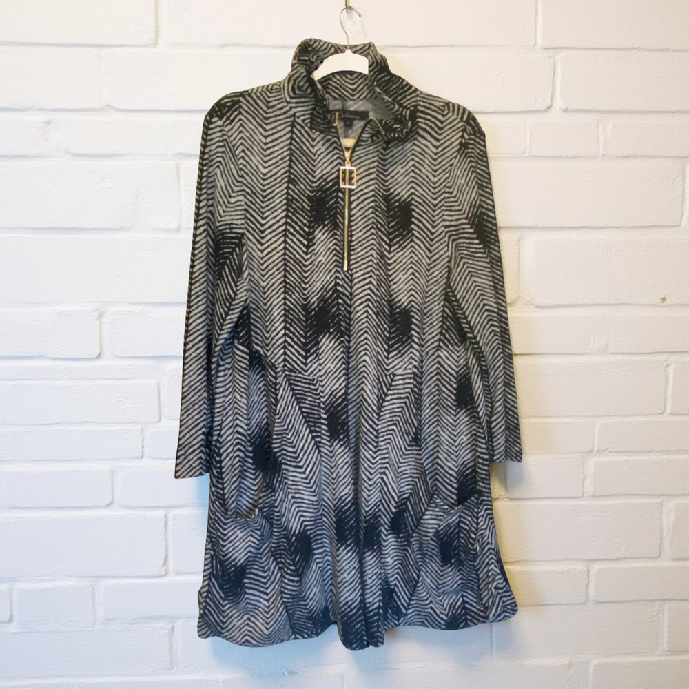 Calessa long tunic, gray and black abstract print, soft knit, 3/4 sleeves, Large